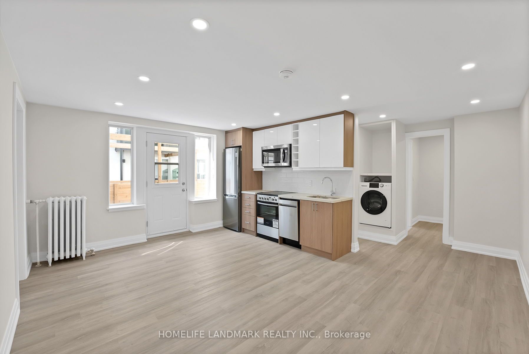 699 Eglinton Avenue W, #104