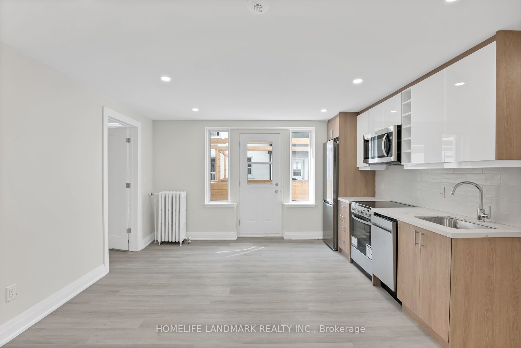 699 Eglinton Avenue W, #104