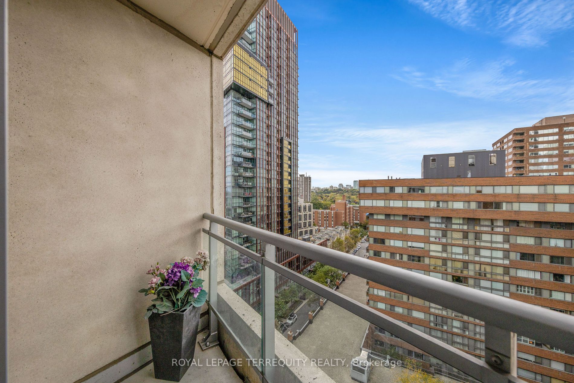 8 Scollard St, #1410