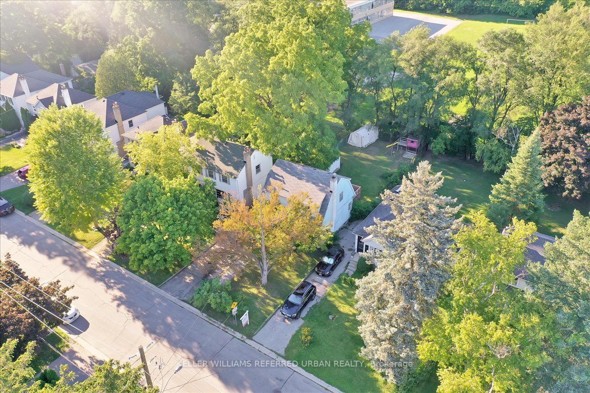 22 Wentworth Avenue