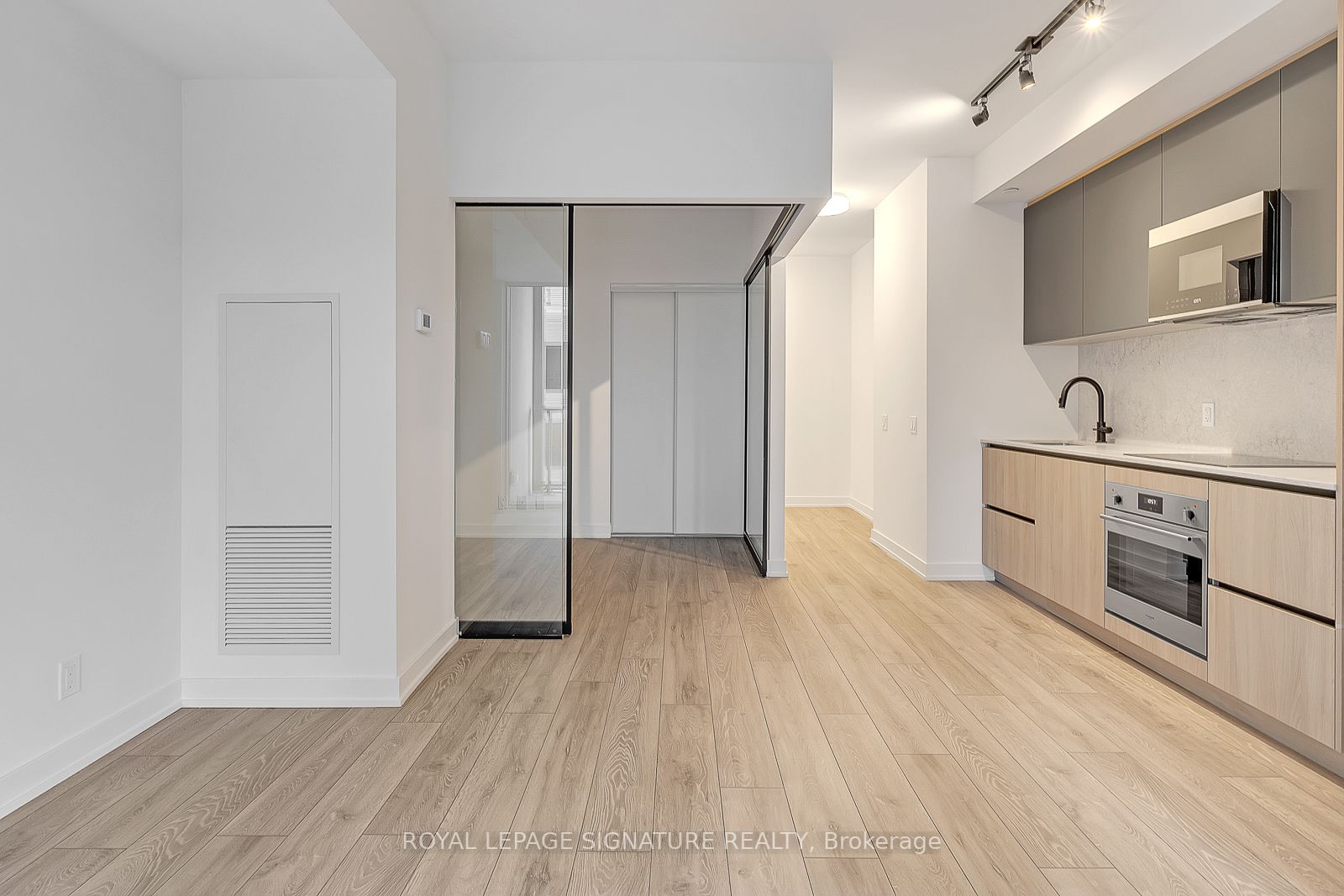 108 Peter Street #1003