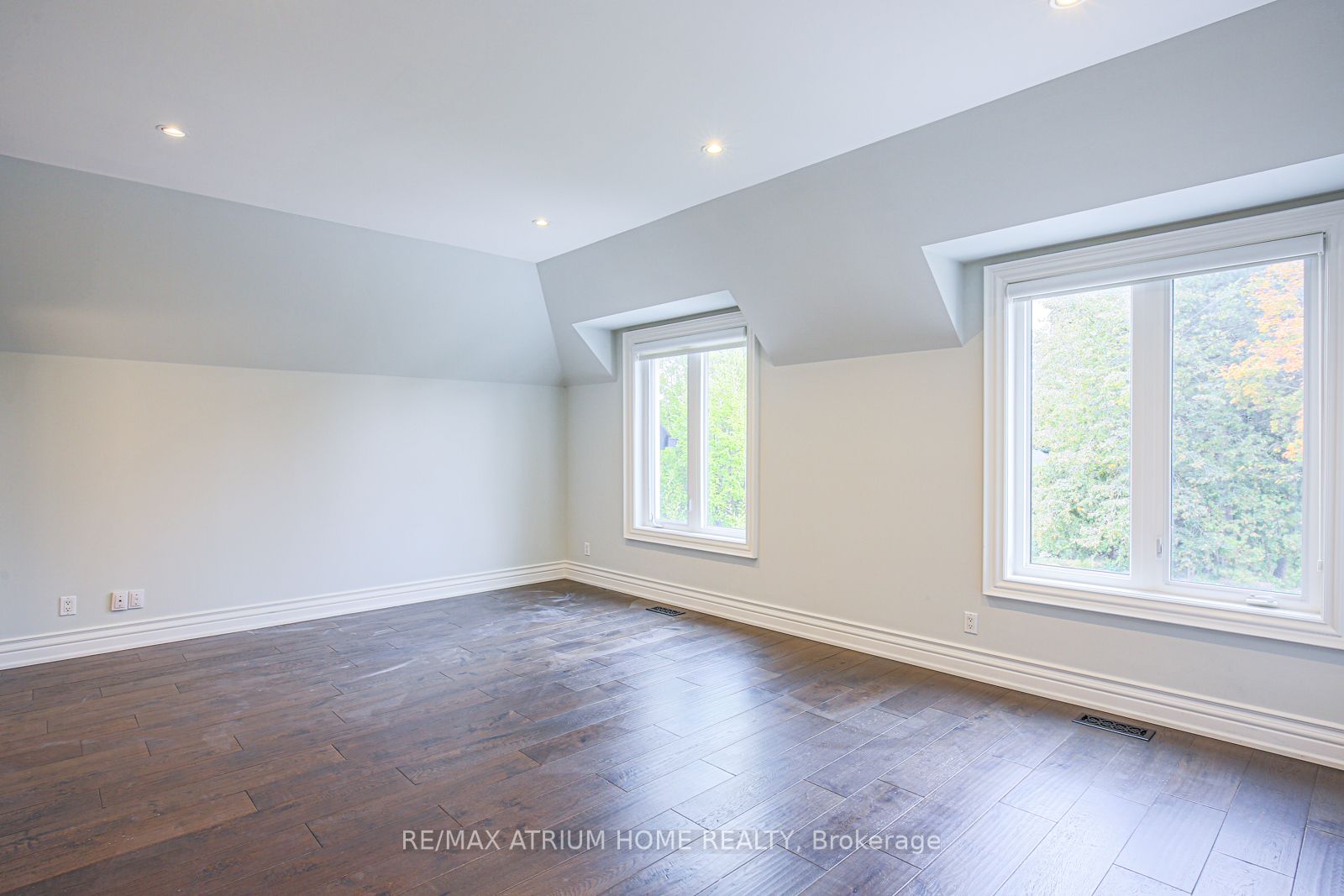 48 Yorkminster Rd