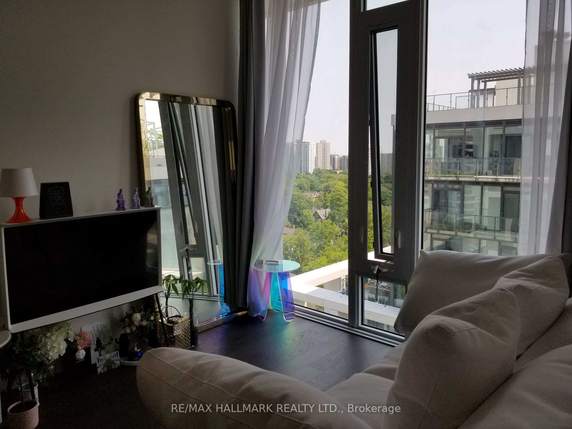 5 Soudan Ave, #1702