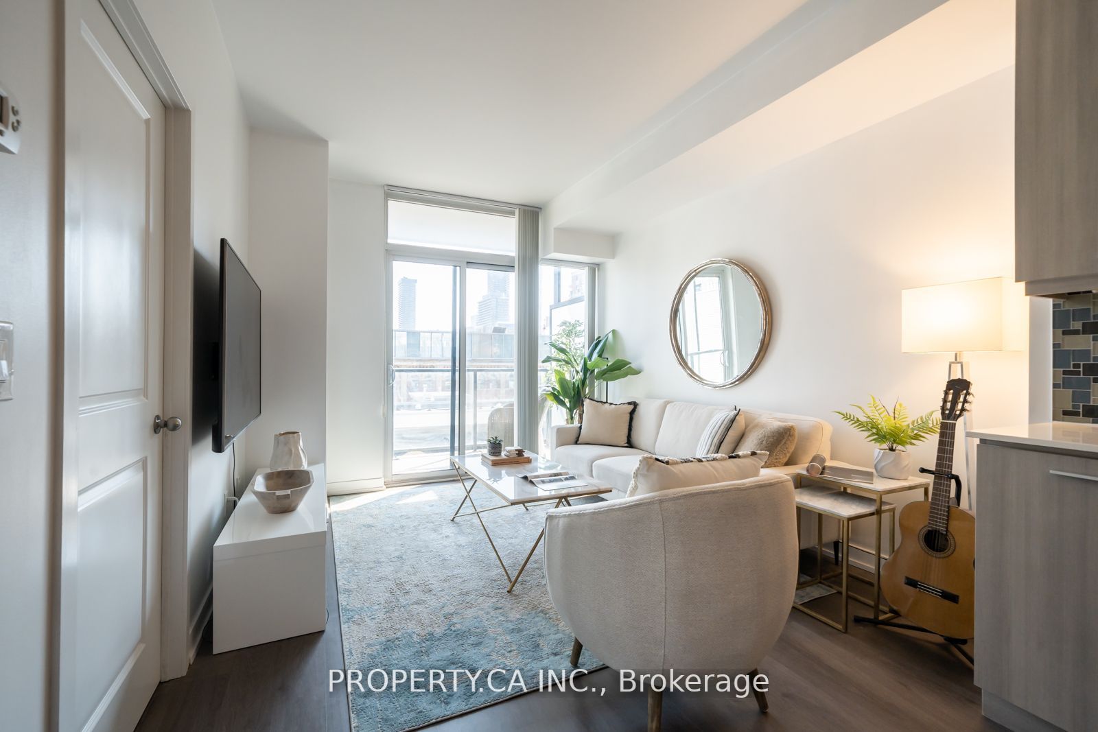 105 George St, #507