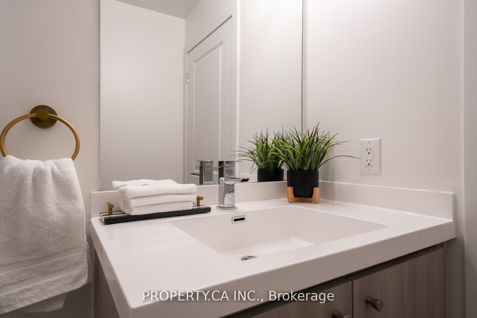 105 George St, #507