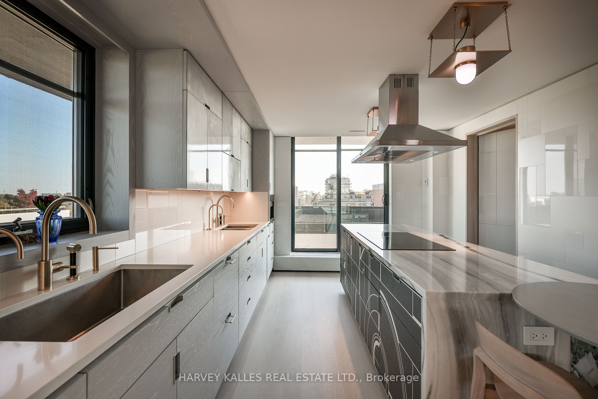 2600 Bathurst St, #901