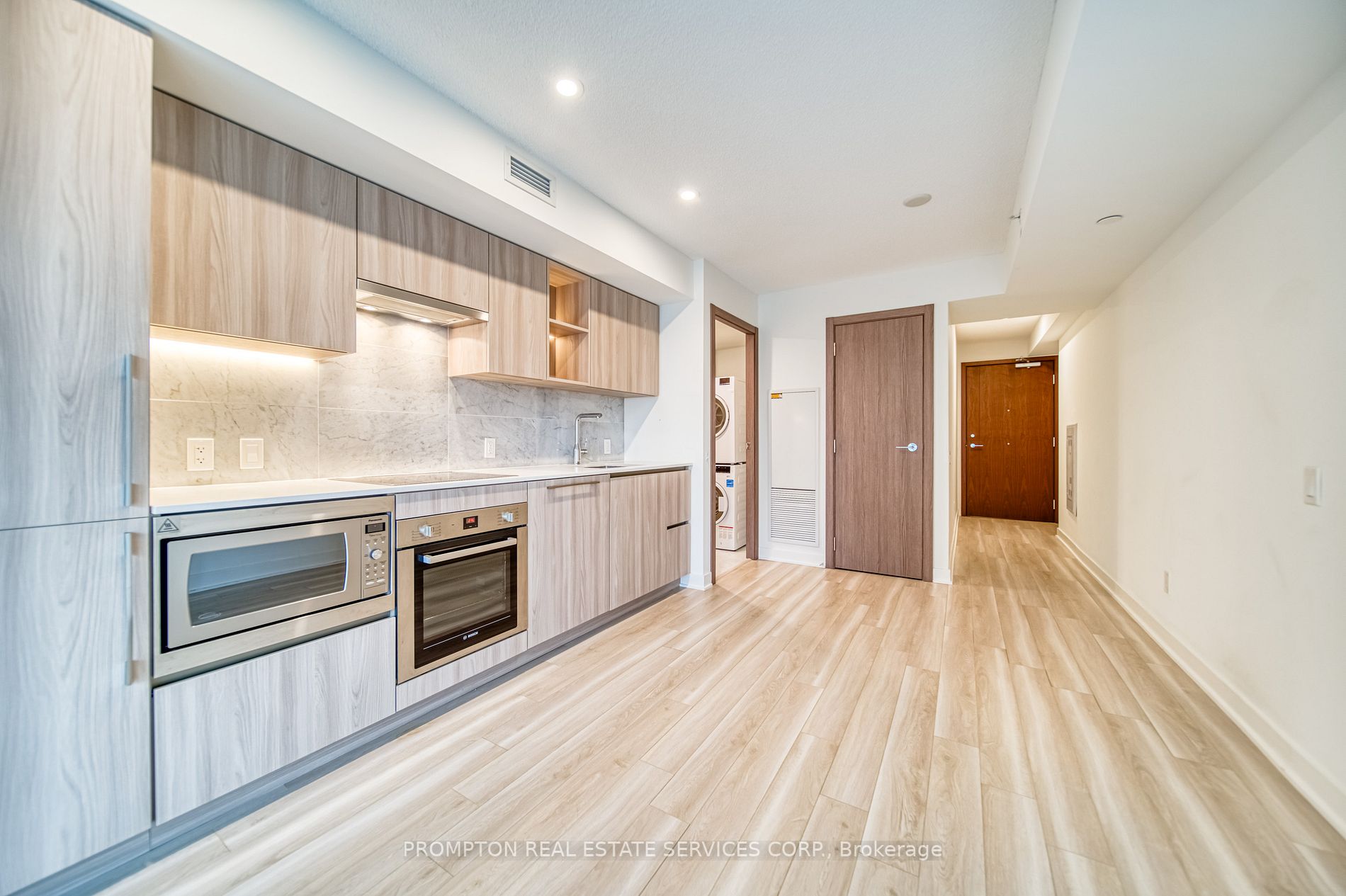 19 Bathurst St, #1602
