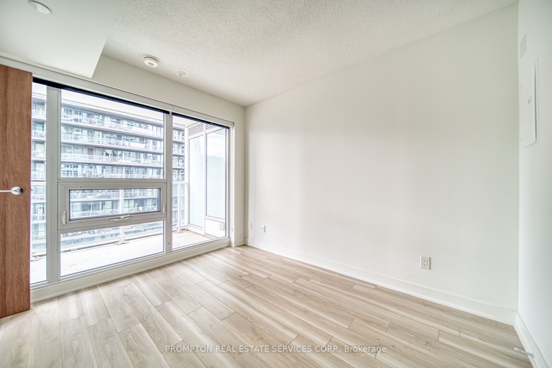 19 Bathurst St, #1602