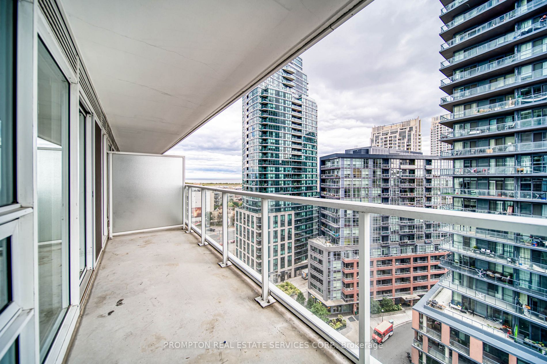 19 Bathurst St, #1602