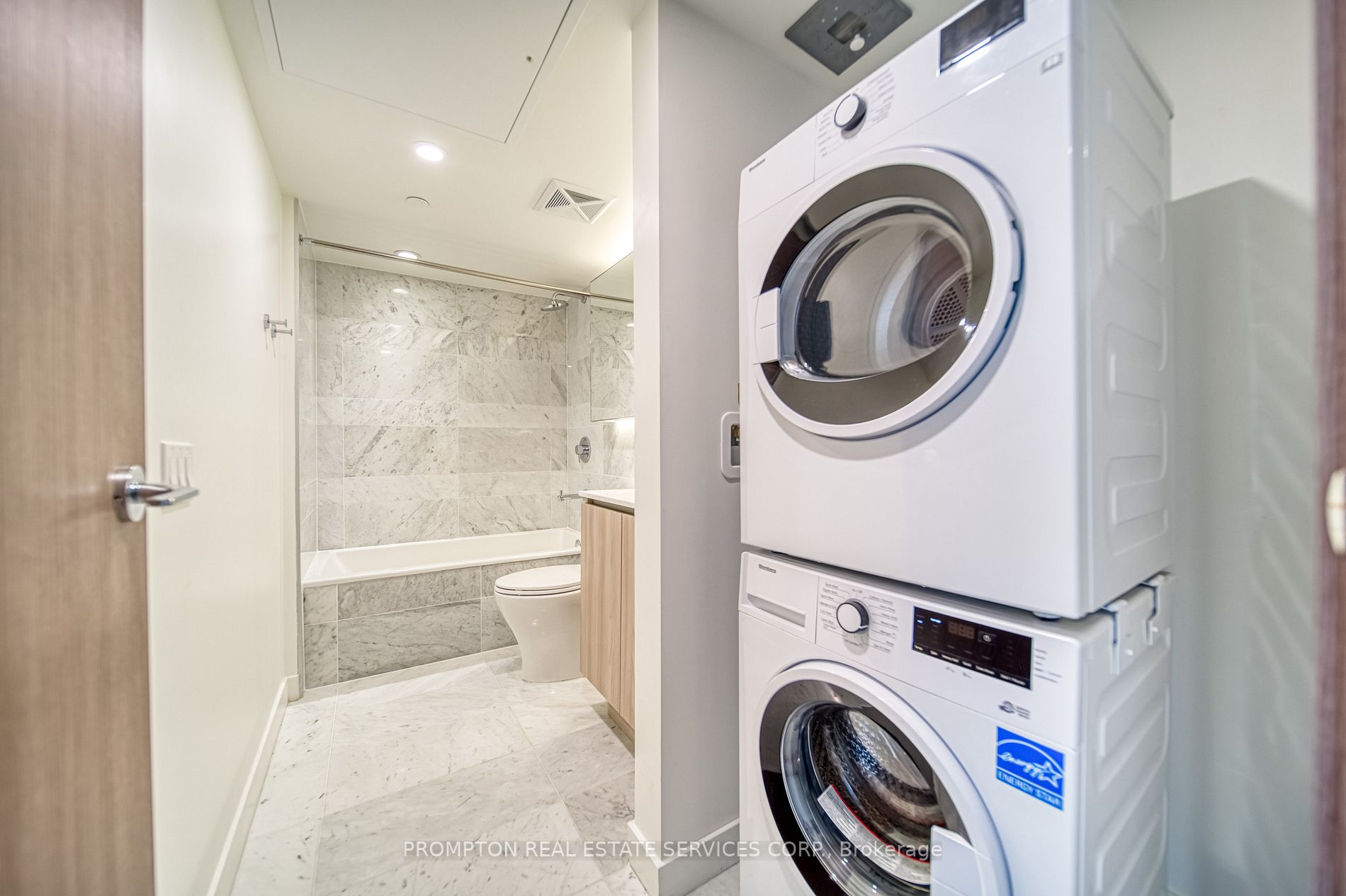 19 Bathurst St, #1602