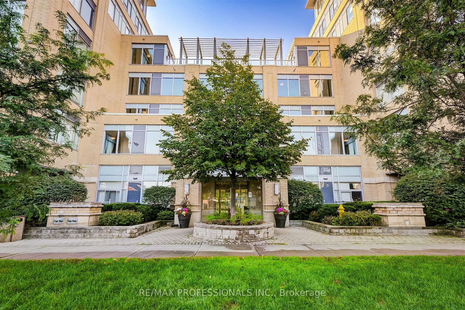 701 Sheppard Ave, #242
