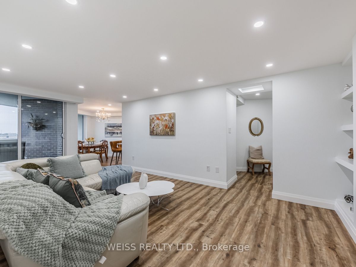 150 Neptune Dr, #606
