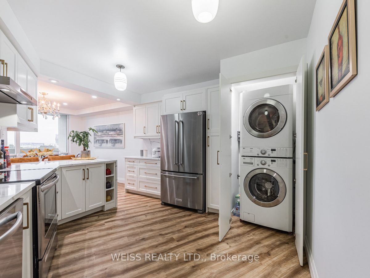 150 Neptune Dr, #606