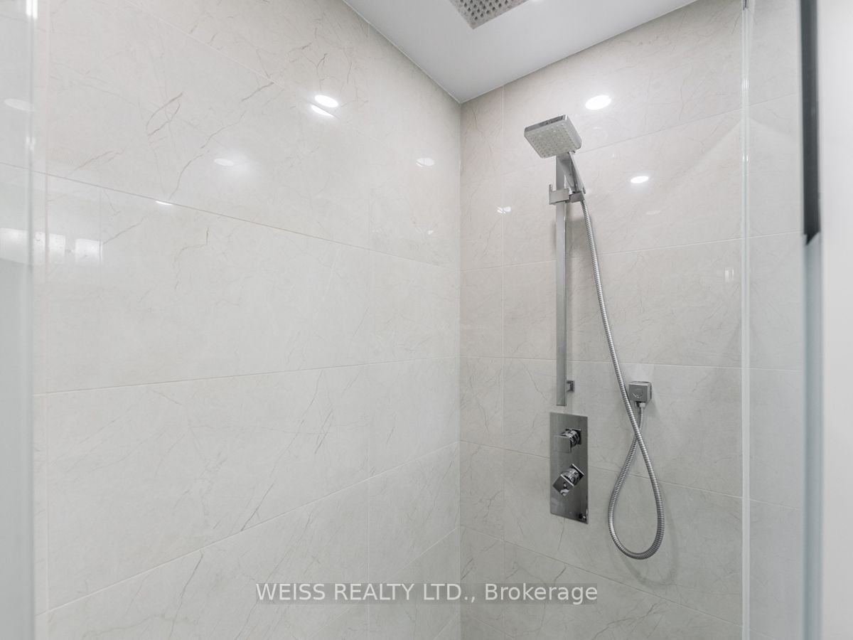 150 Neptune Dr, #606