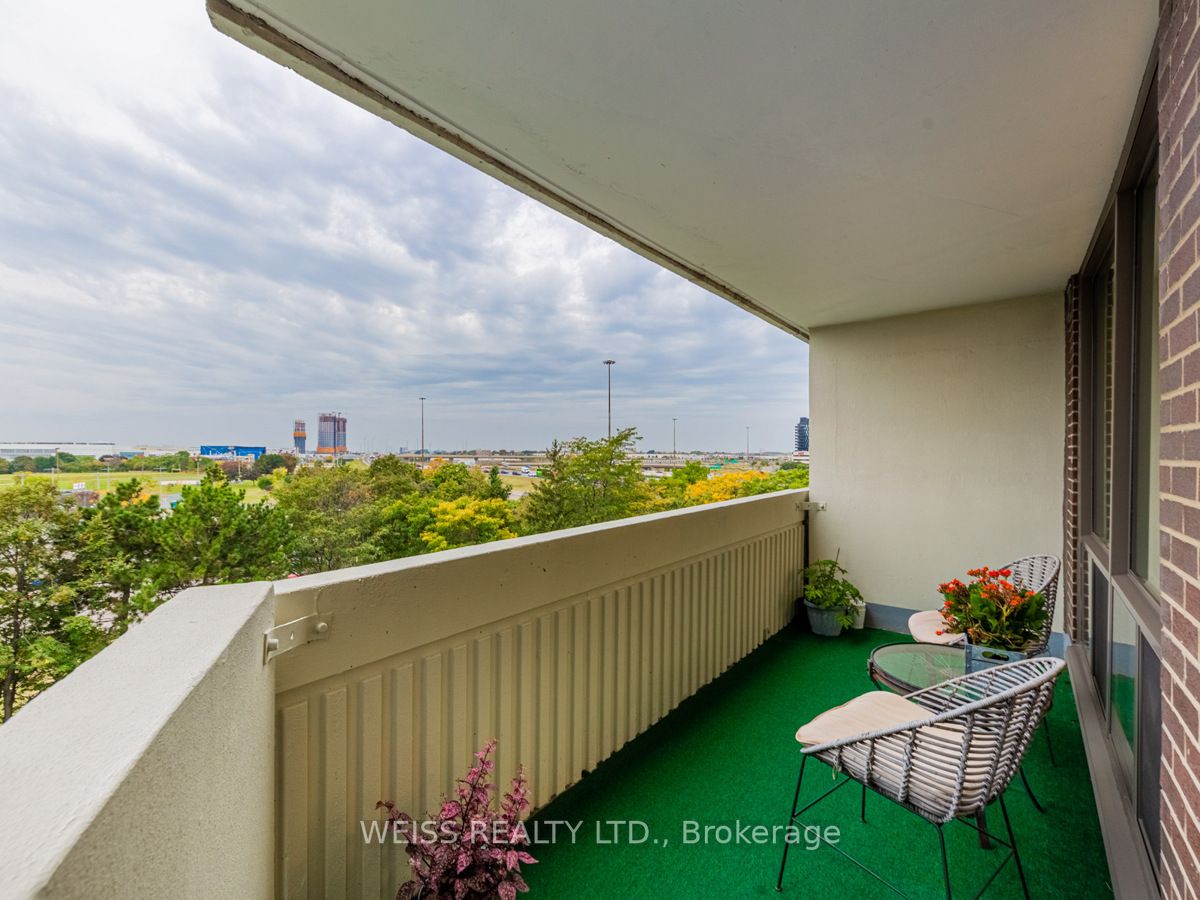150 Neptune Dr, #606