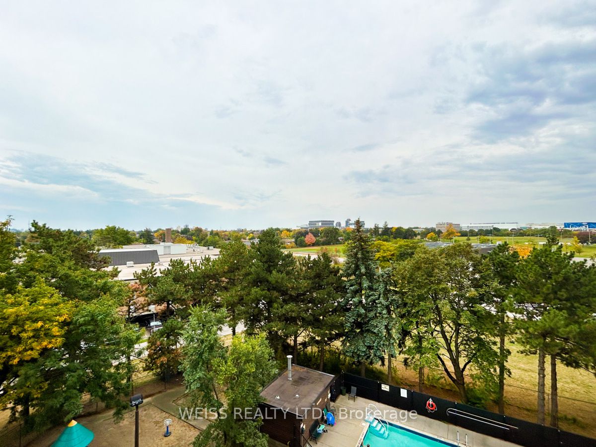 150 Neptune Dr, #606