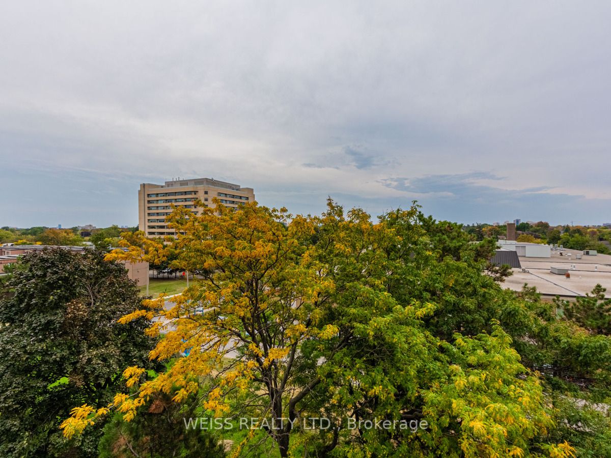 150 Neptune Dr, #606