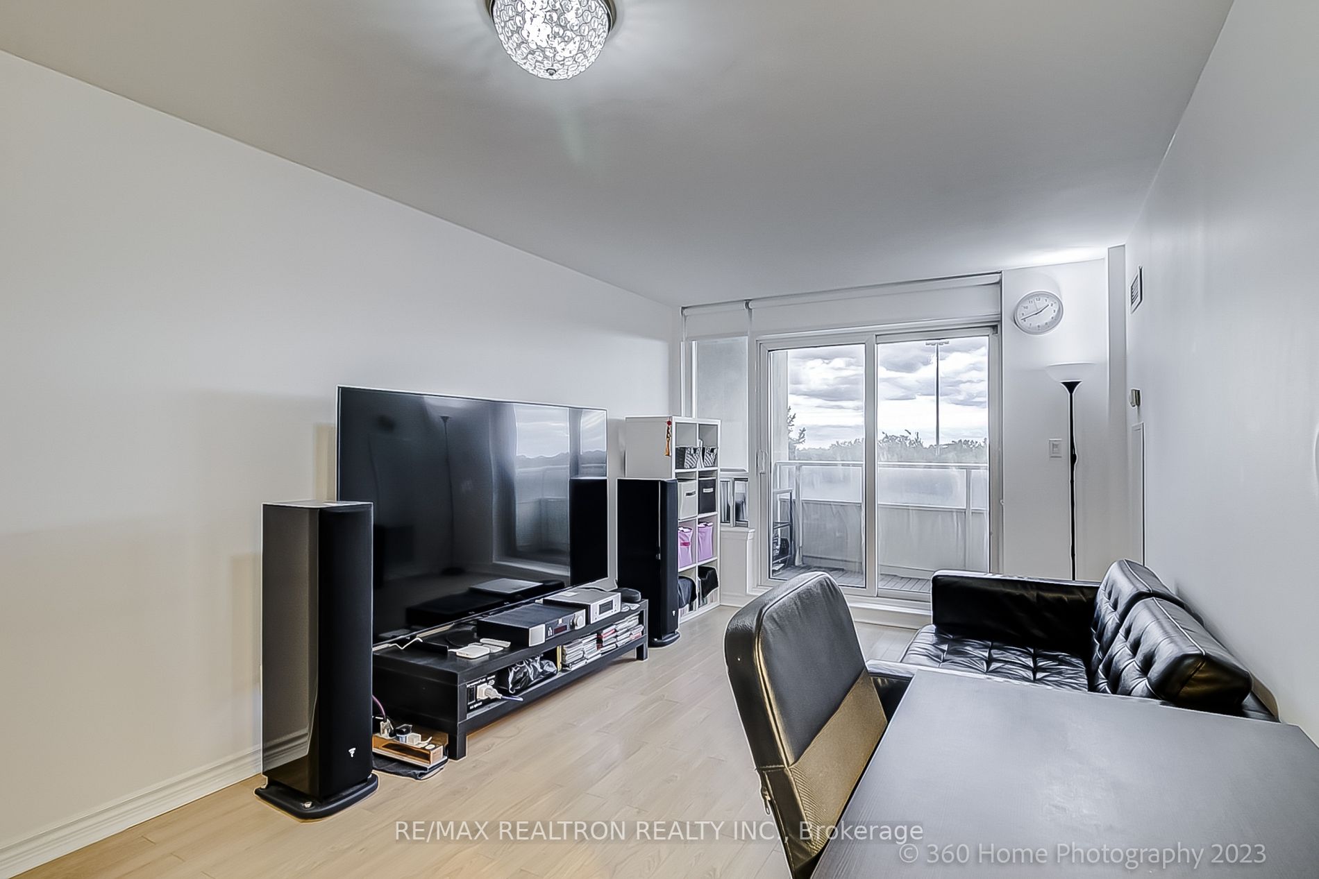 3 Rean Dr, #411