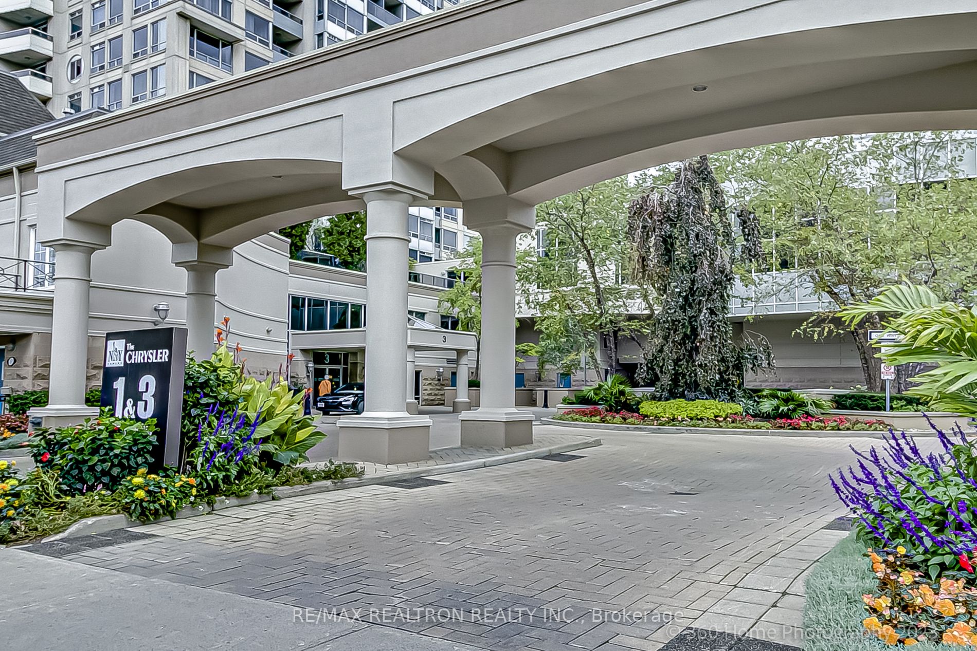 3 Rean Dr, #411
