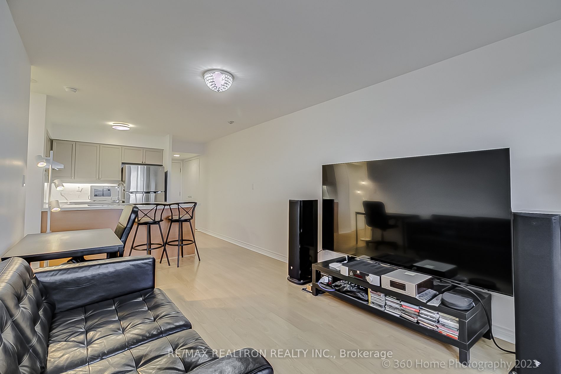 3 Rean Dr, #411
