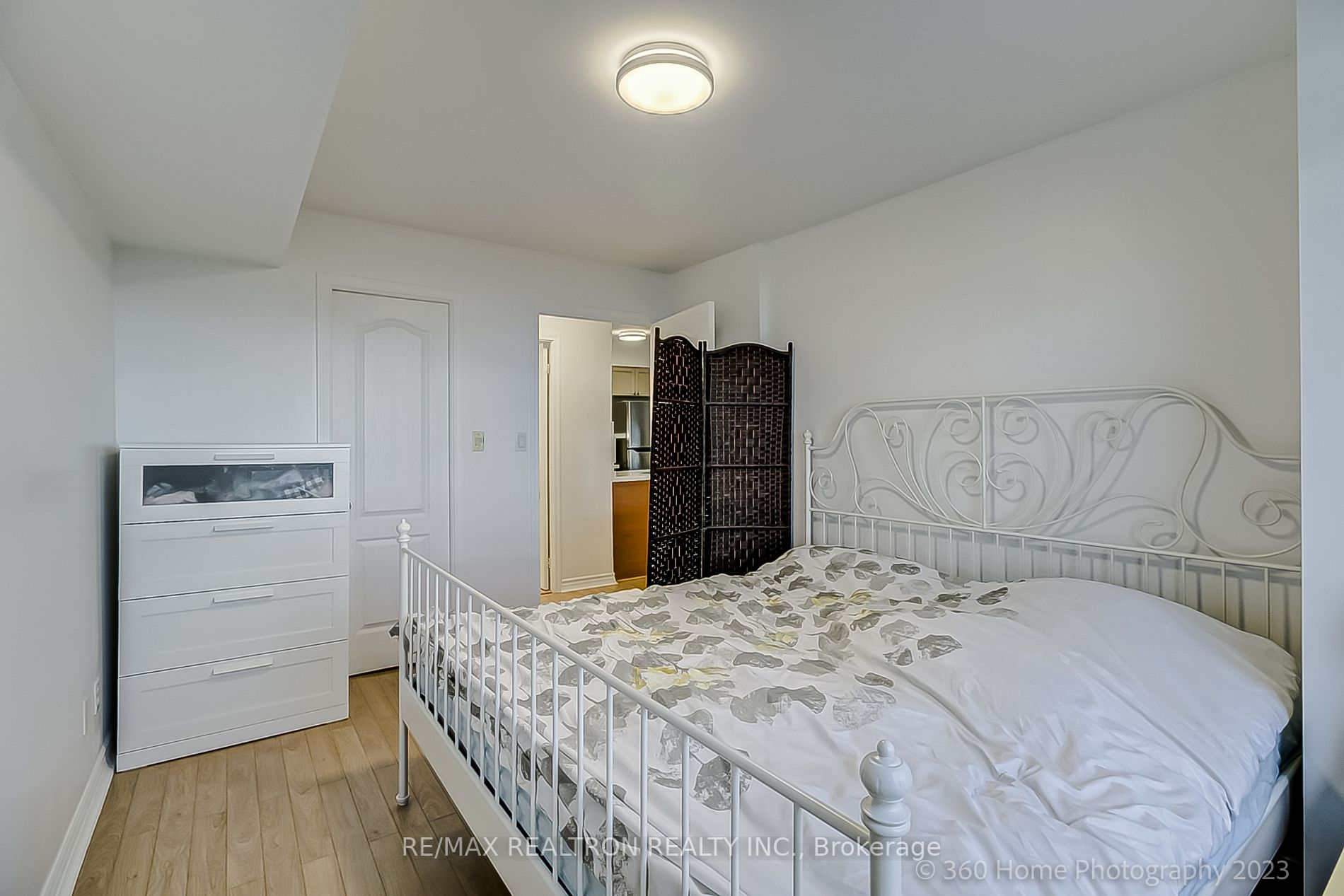3 Rean Dr, #411