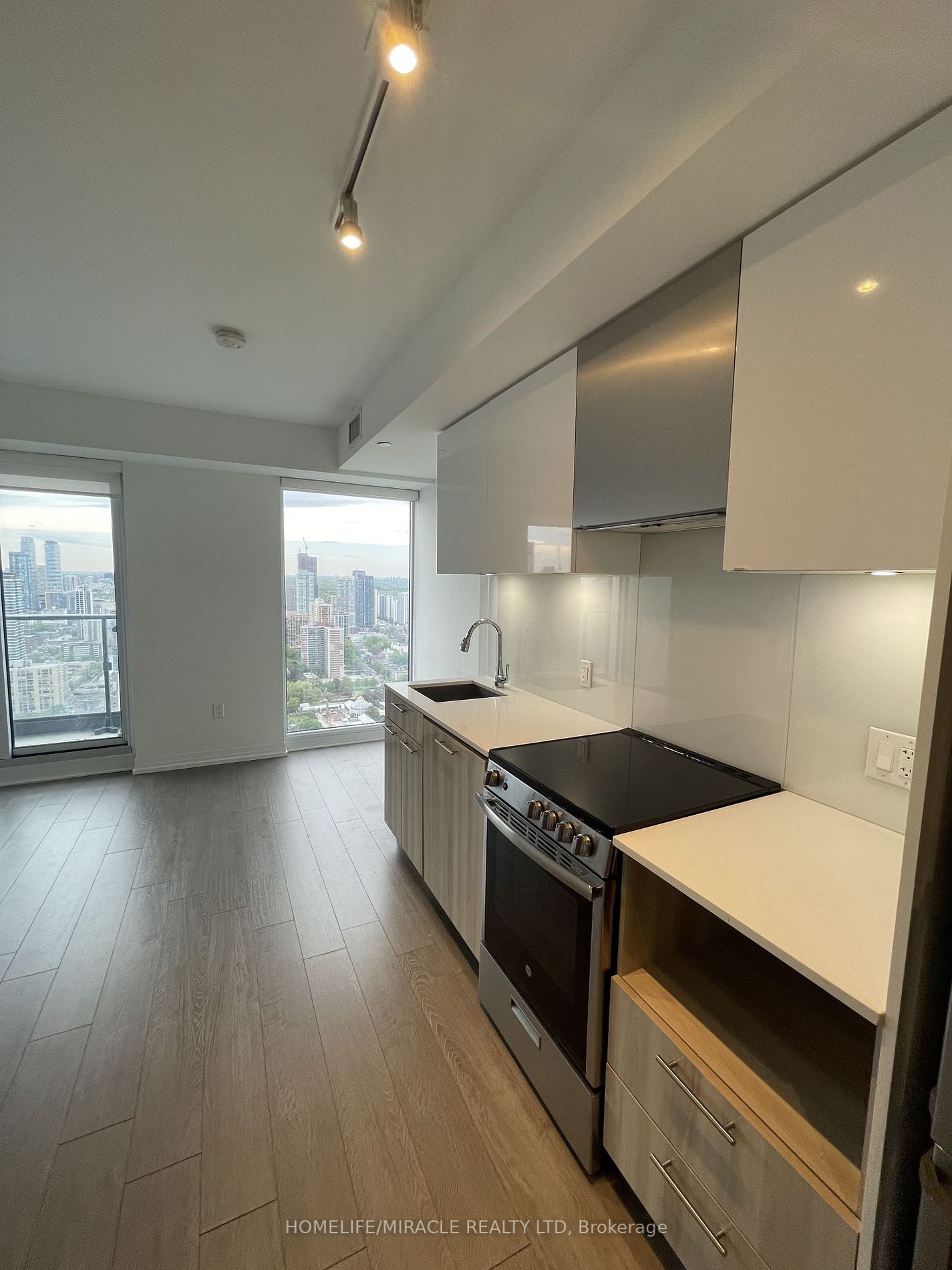 251 Jarvis St, #4711
