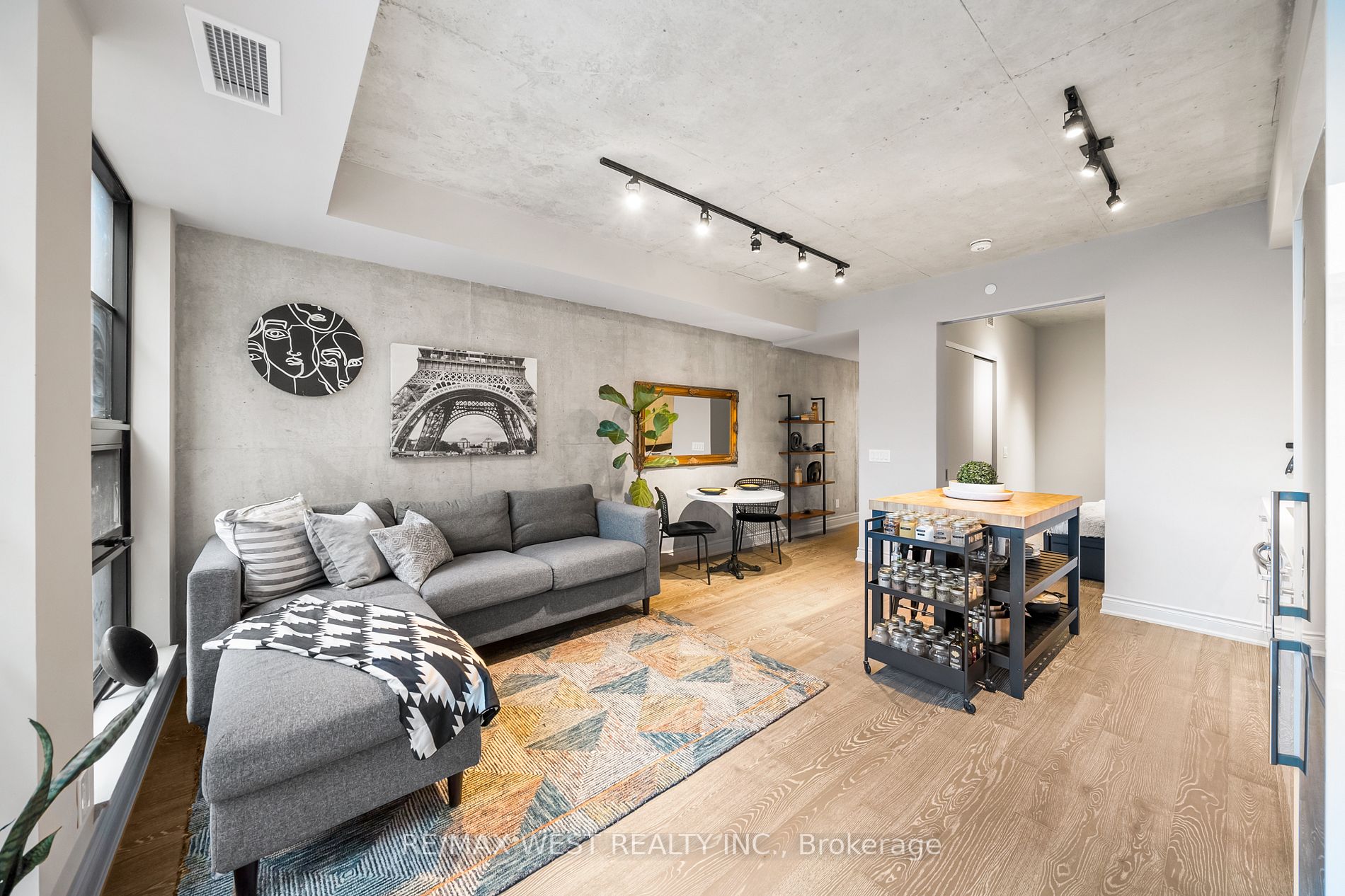 608 Richmond St W, #409