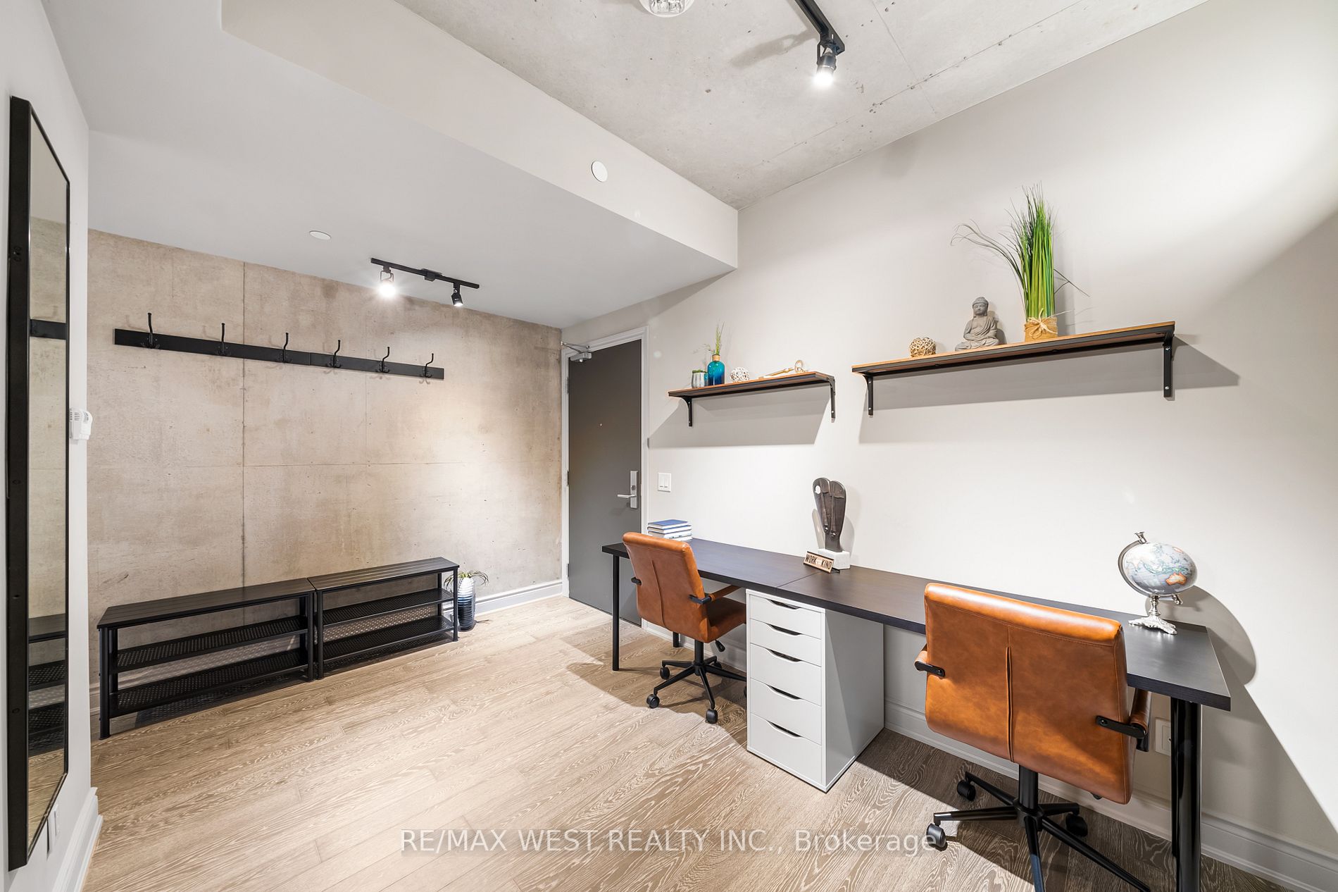 608 Richmond St W, #409