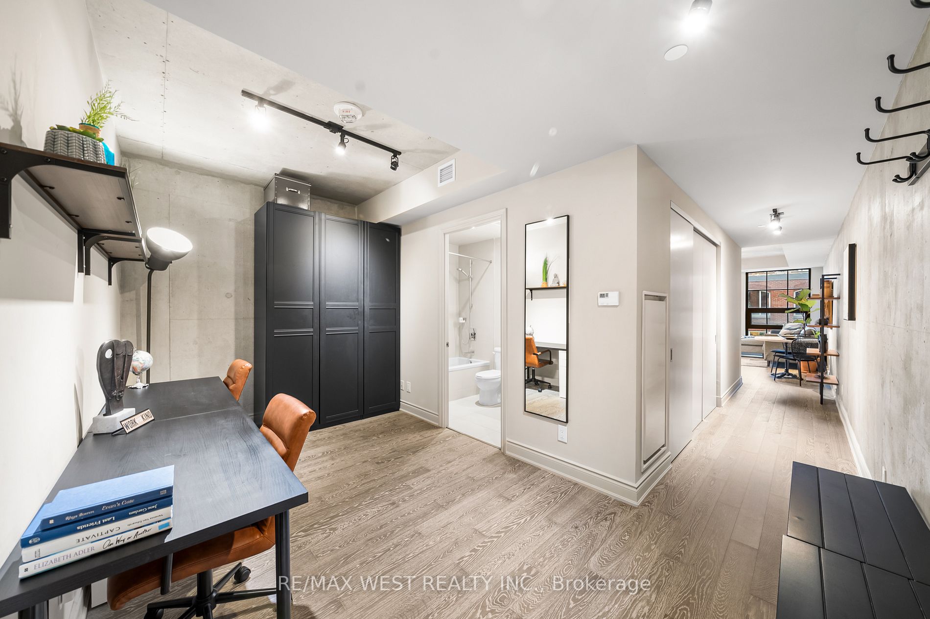 608 Richmond St W, #409