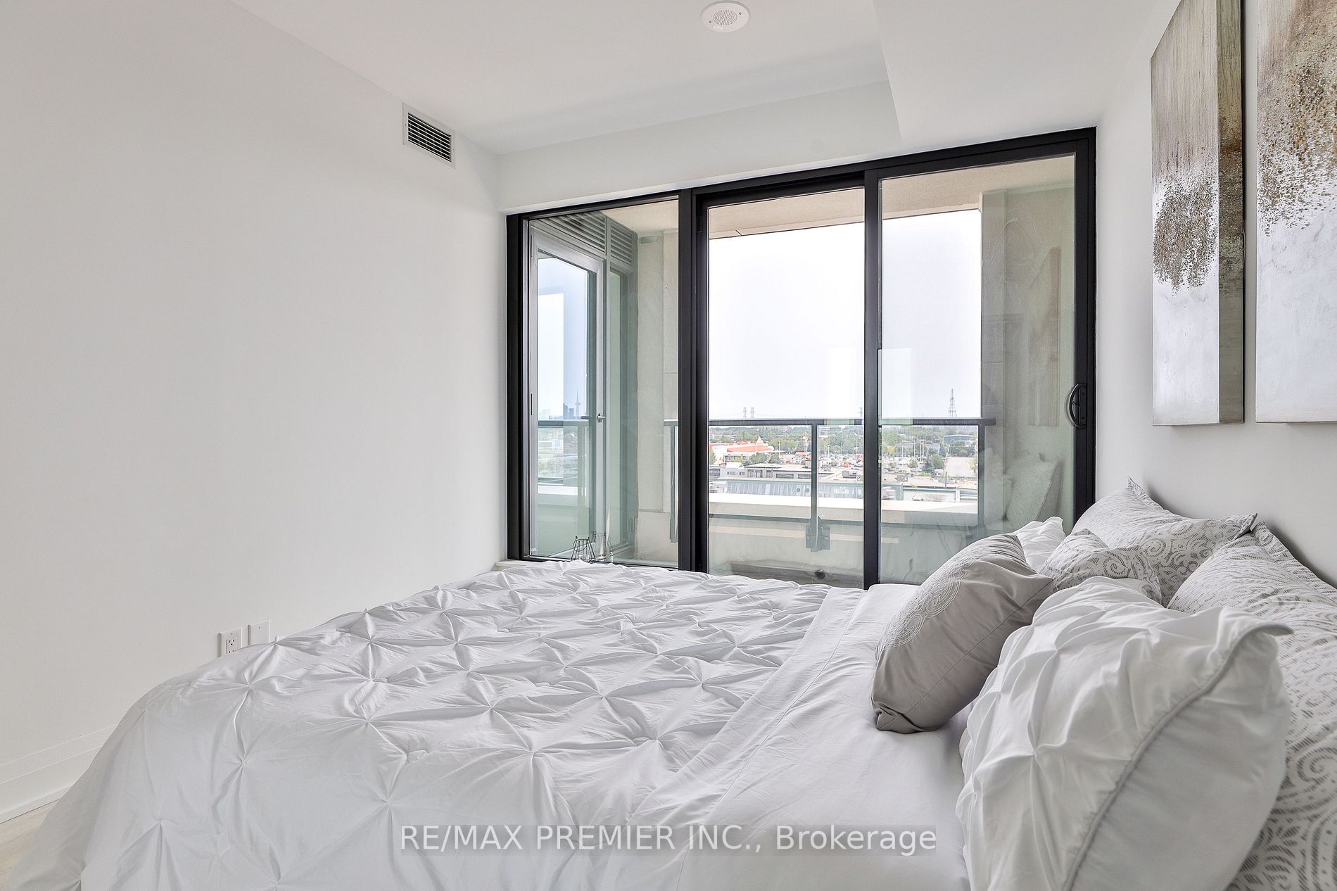 33 Frederick Todd Way, #611