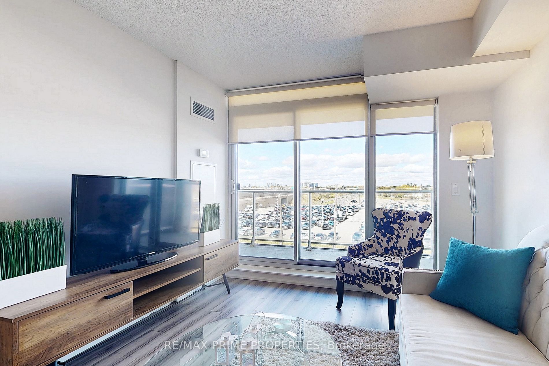 565 Wilson Ave, #W408