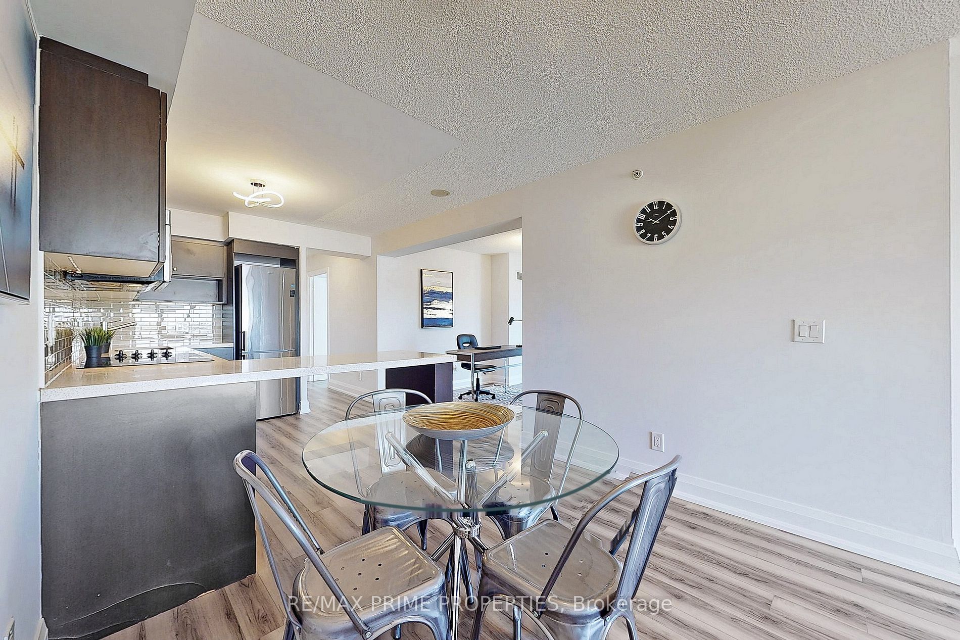 565 Wilson Ave, #W408