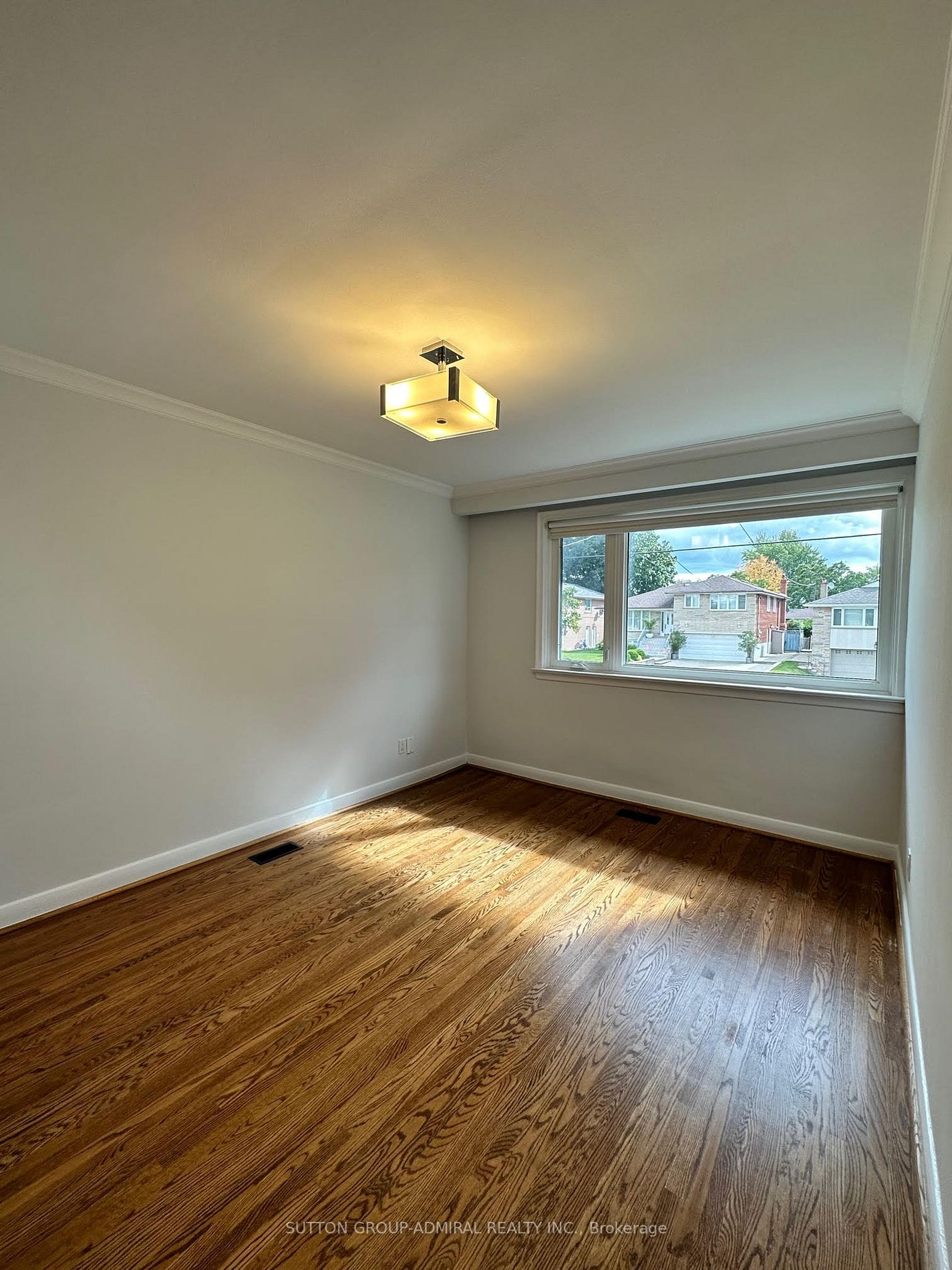 238 Searle Ave