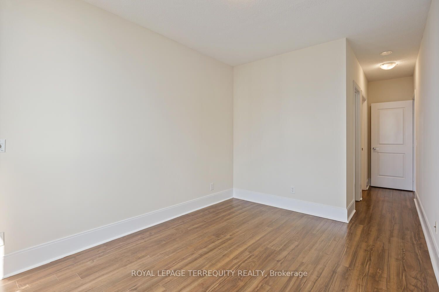 105 Harrison Garden Boulevard, #PH02