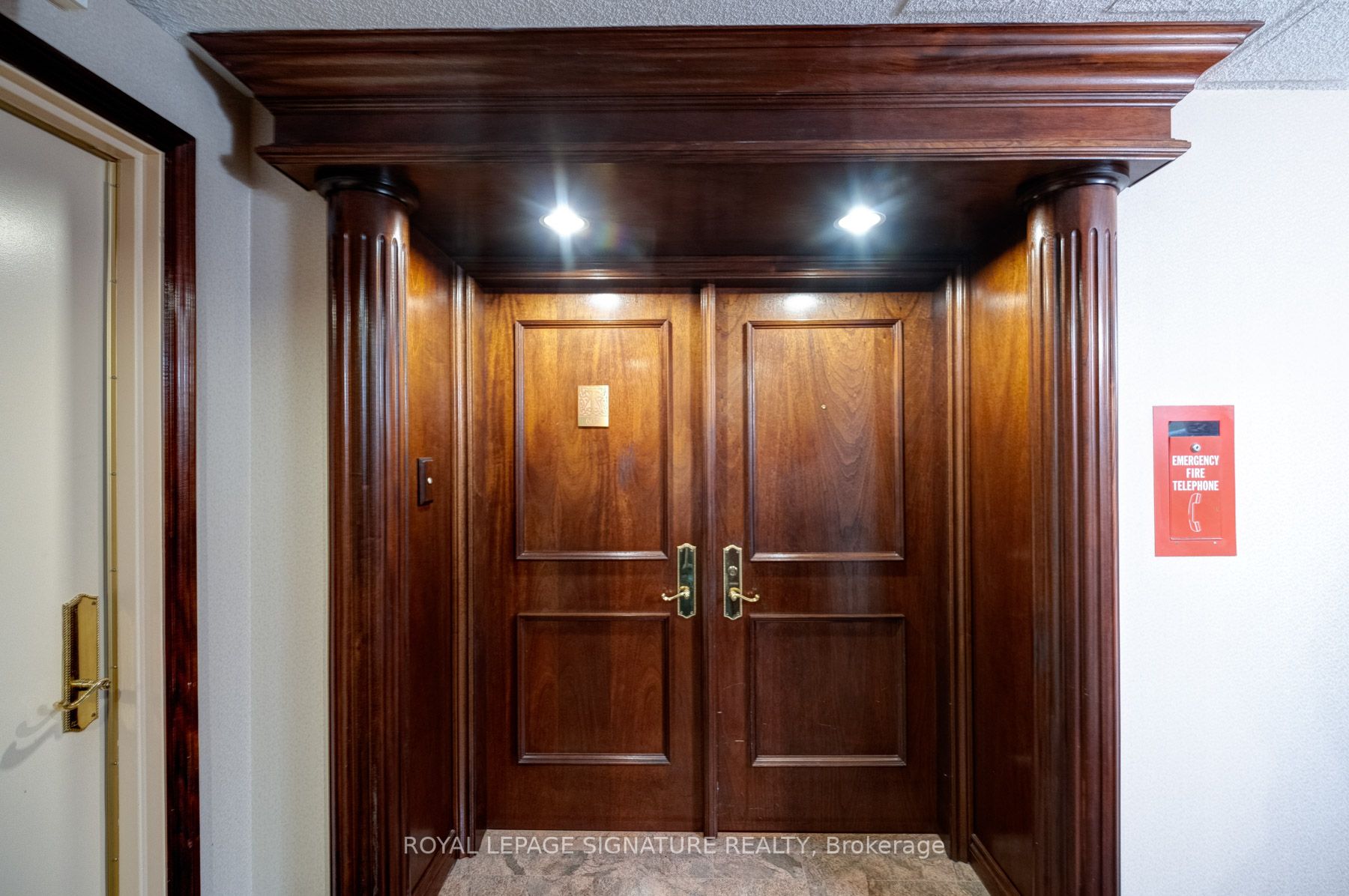215 The Donway W, #607
