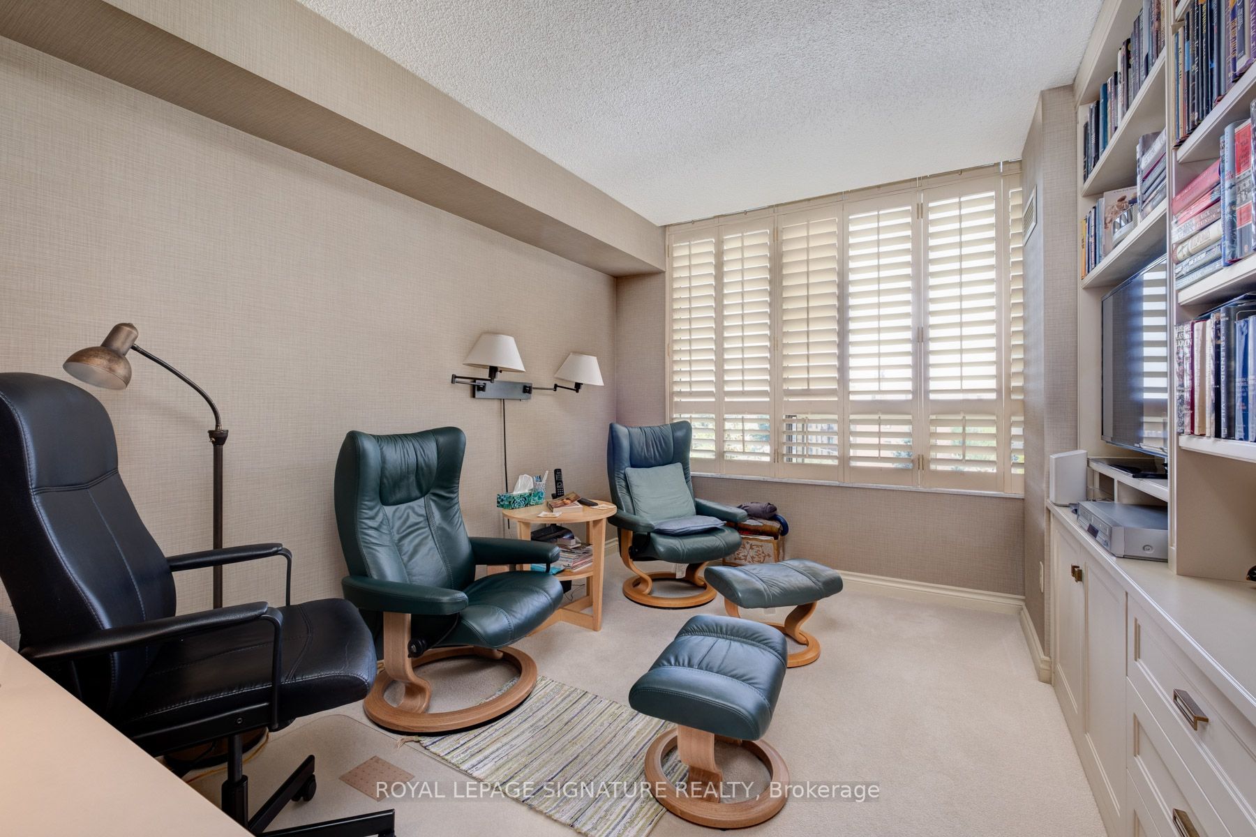 215 The Donway W, #607