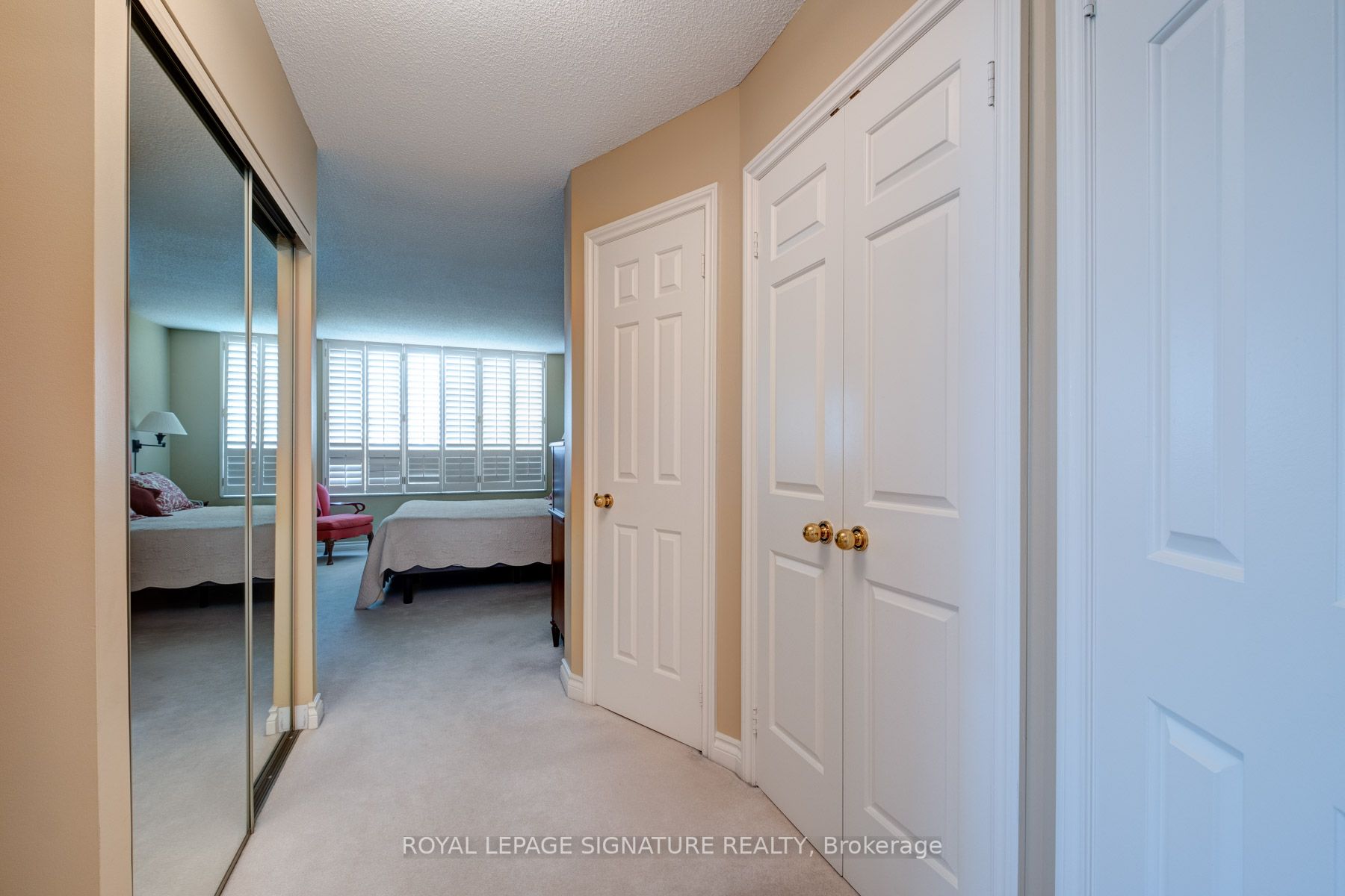 215 The Donway W, #607