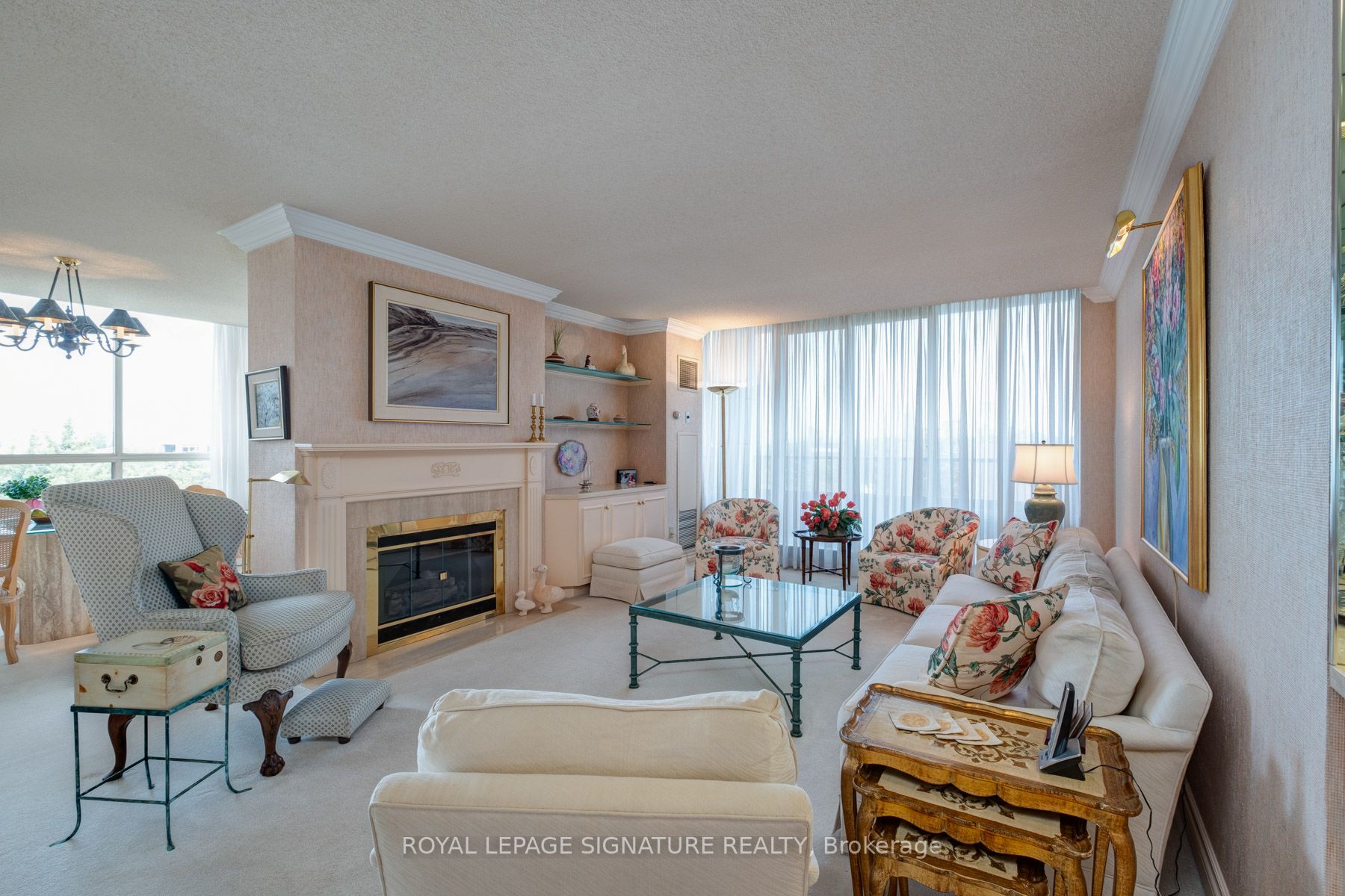 215 The Donway W, #607