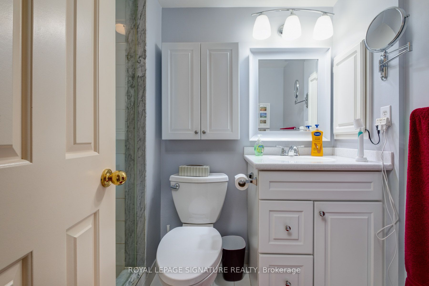 215 The Donway W, #607
