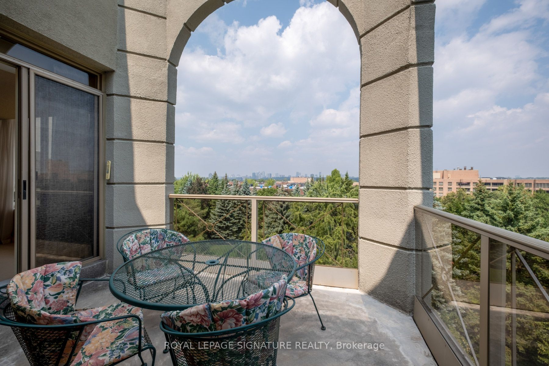 215 The Donway W, #607