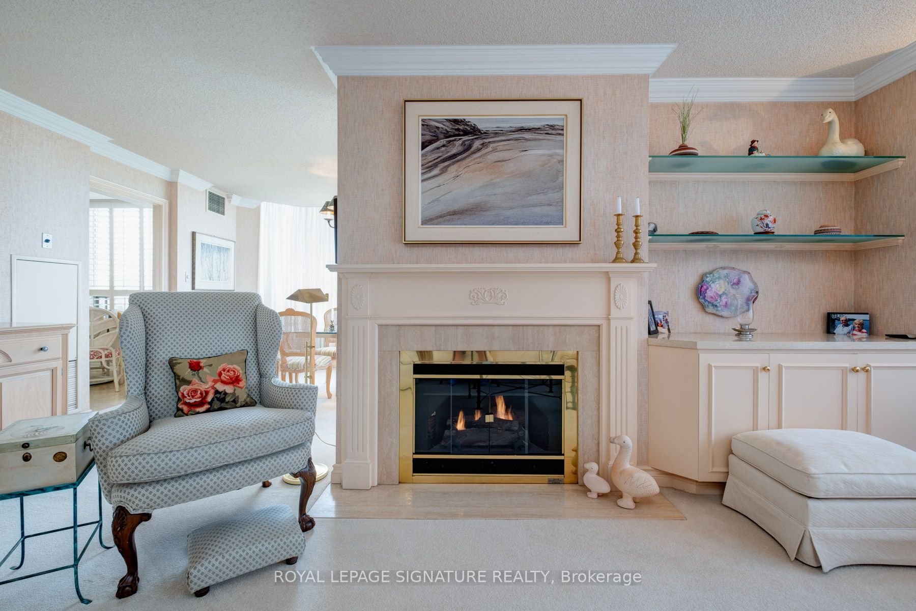 215 The Donway W, #607