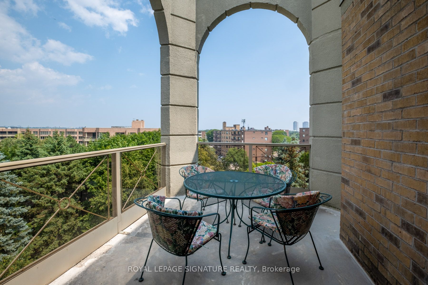 215 The Donway W, #607
