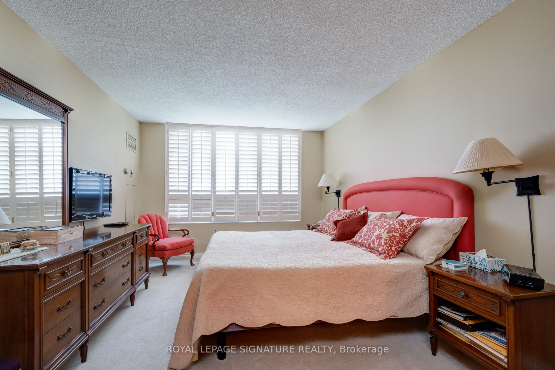 215 The Donway W, #607