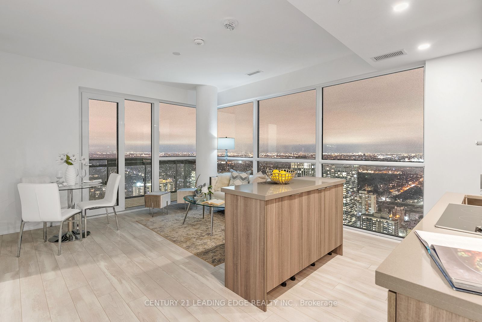 39 Roehampton Ave, #4109