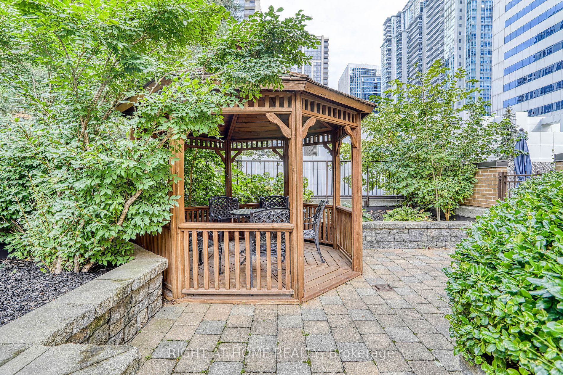 100 Upper Madison Ave, #304