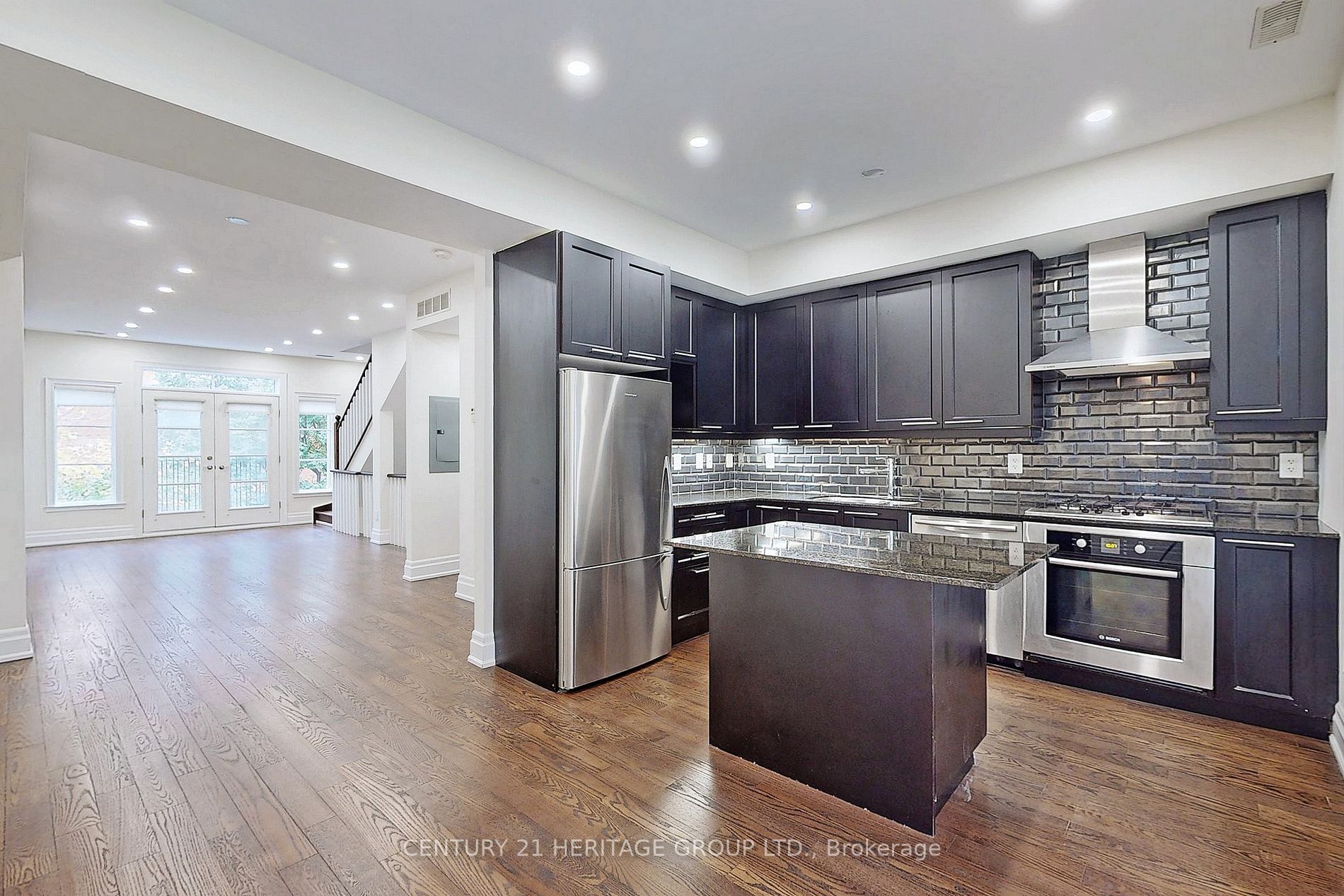 83 Pleasant Blvd, #10