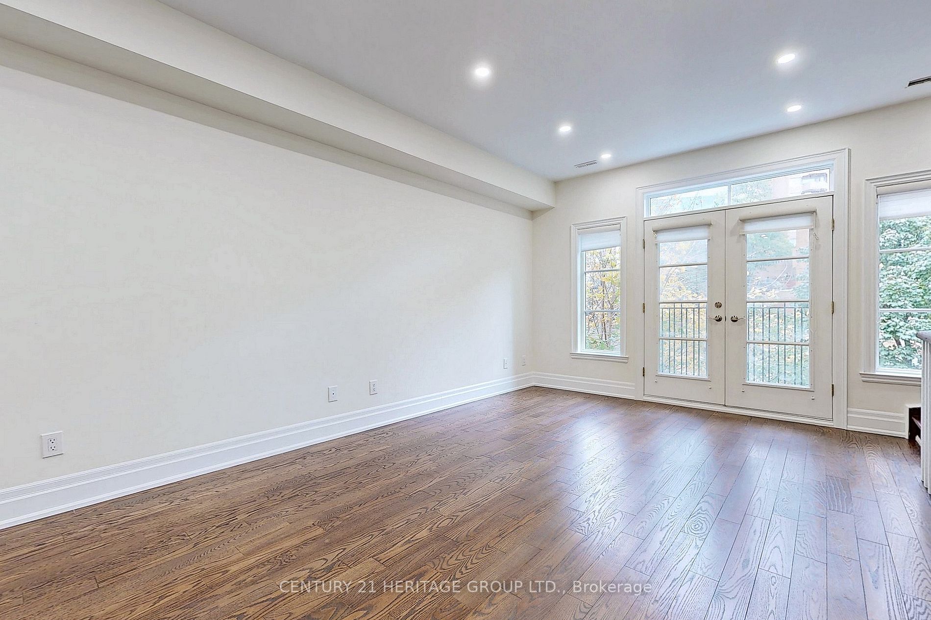 83 Pleasant Blvd, #10