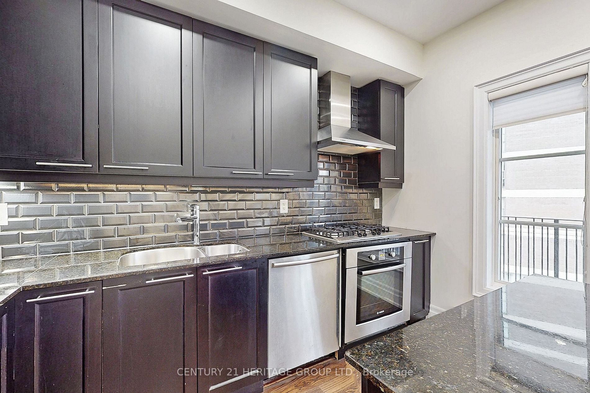 83 Pleasant Blvd, #10