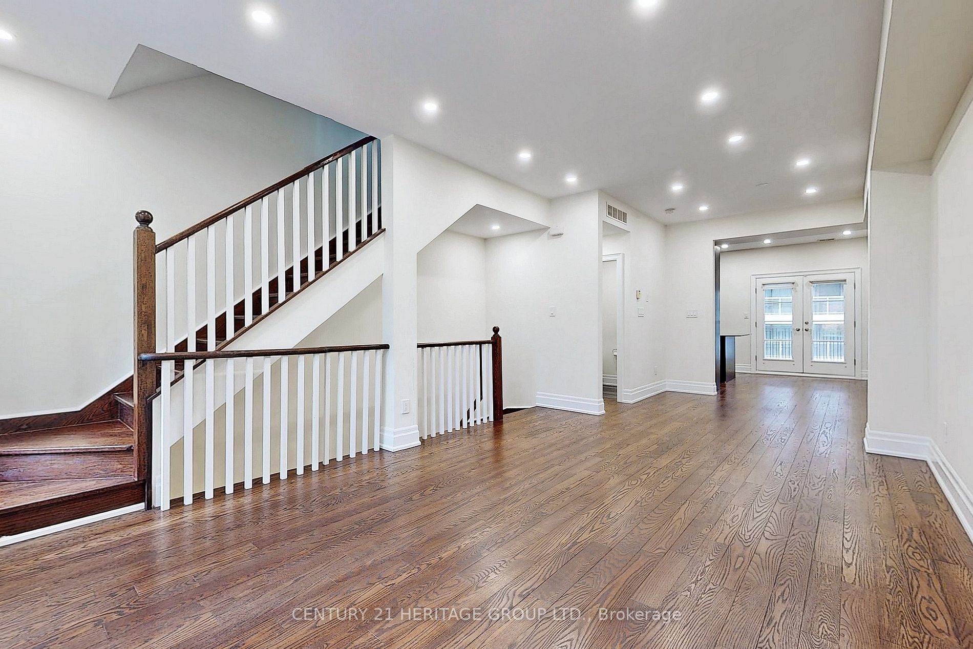 83 Pleasant Blvd, #10