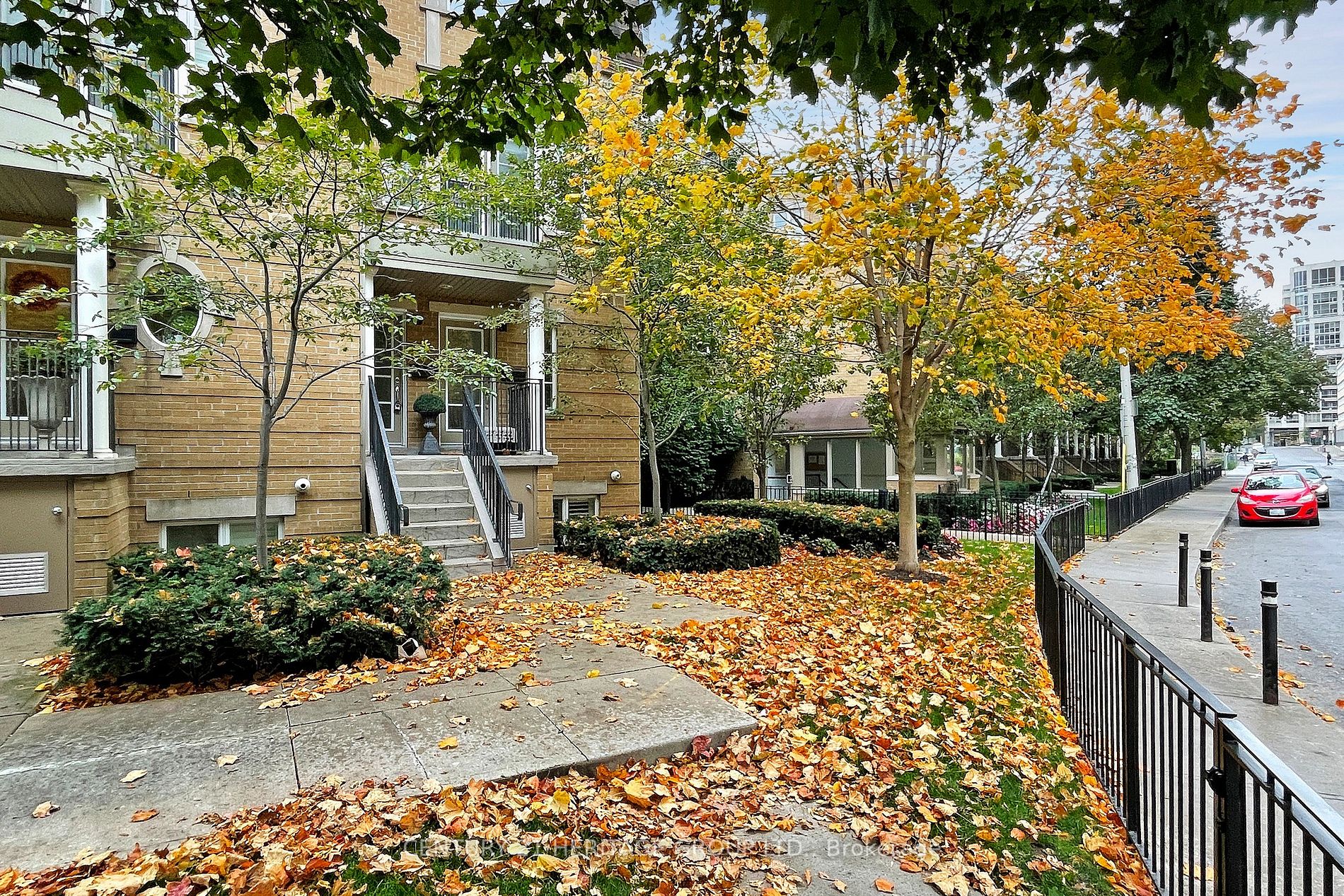 83 Pleasant Blvd, #10